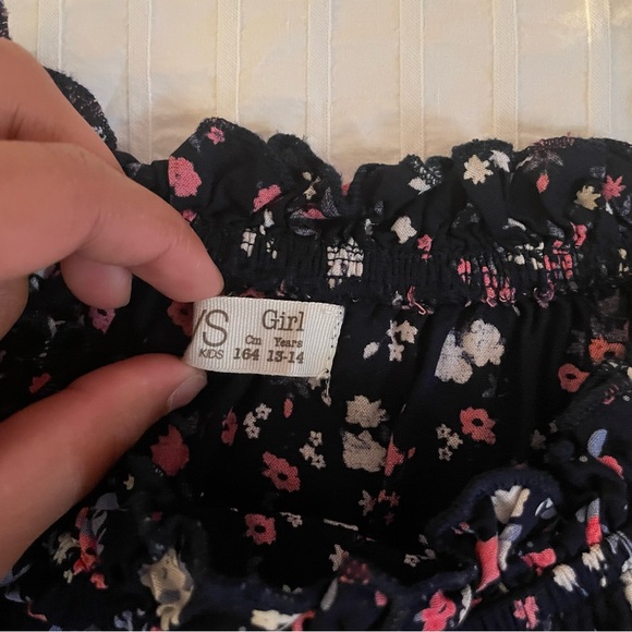 Floral Ruffle Off-Shoulder Top - Picture 3 of 3